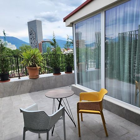 Penthouse With A City View Тирана Екстер'єр фото